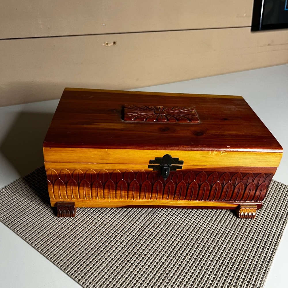 Vintage Hand‎ Carved Cedar Wood Jewelry Box Keepsake Chest Footed Latch 1950s